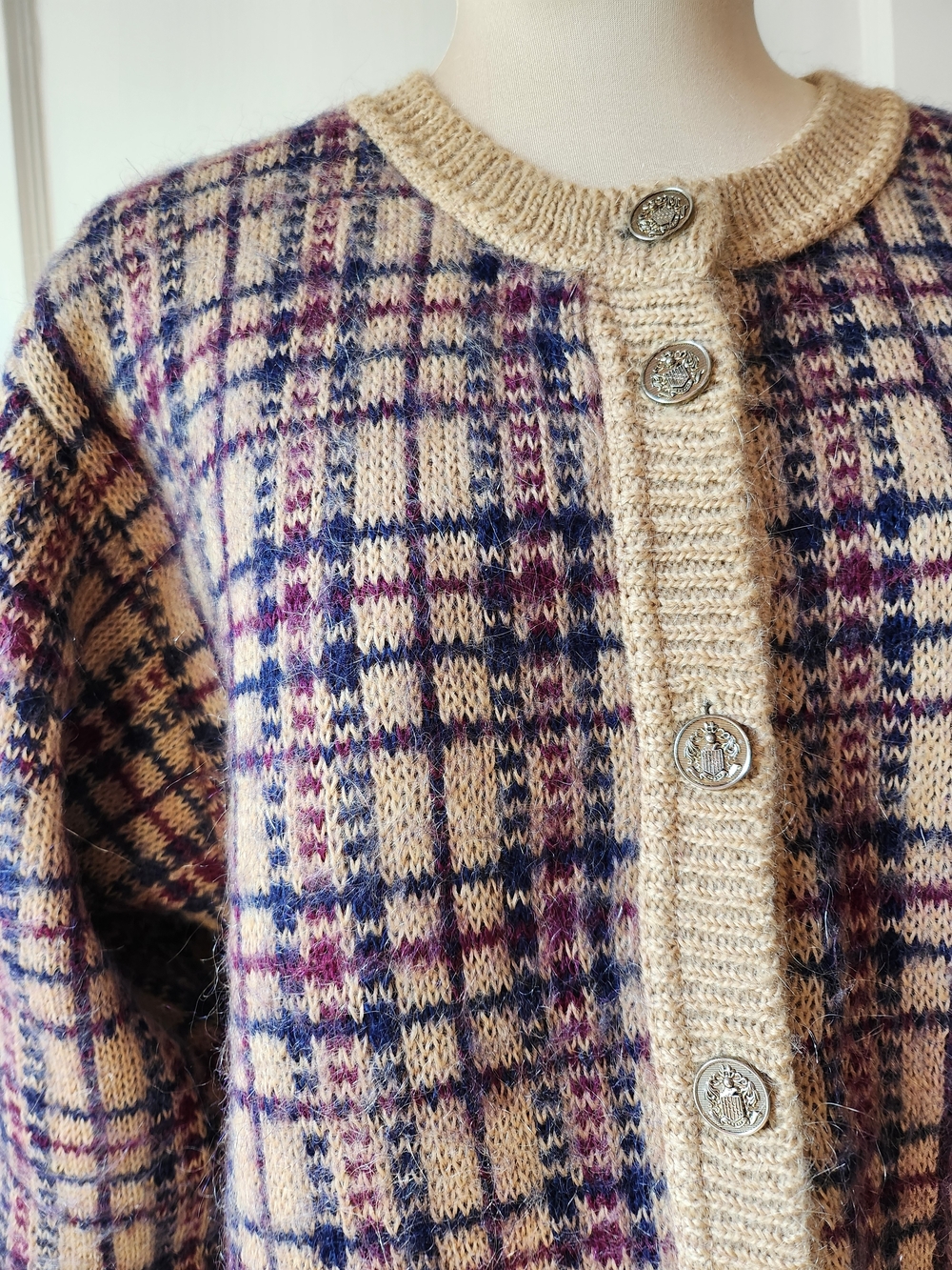 Vtg Scottish Mohair Plaid Cardigan Tan/Navy/Maroon Gold Buttons - Picture 4 of 9